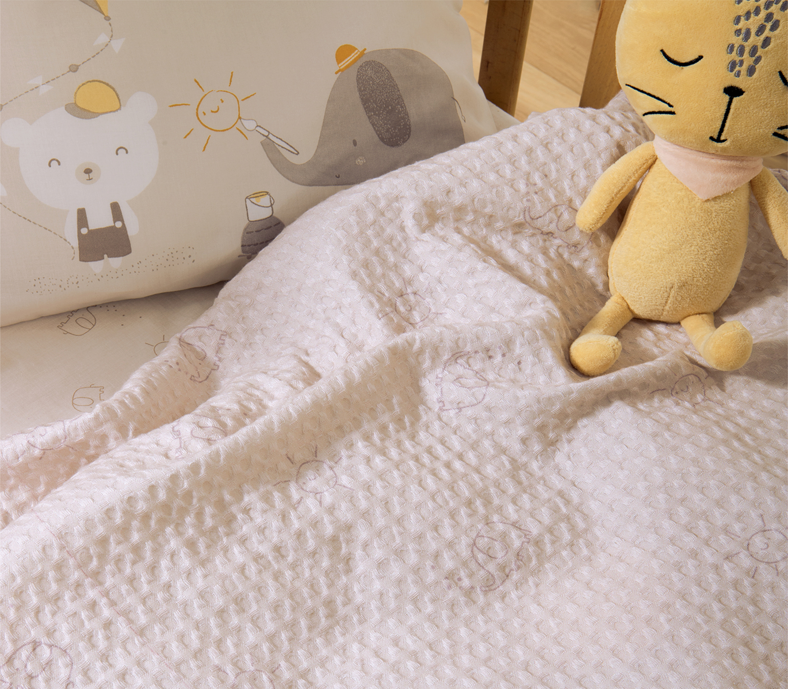 ΒΡΕΦΙΚΗ ΚΟΥΒΕΡΤΑ ΠΙΚΕ ΚΟΥΝΙΑΣ HAPPY DAYS 110X150 NEF-NEF HOMEWARE GREIGE - Image 4