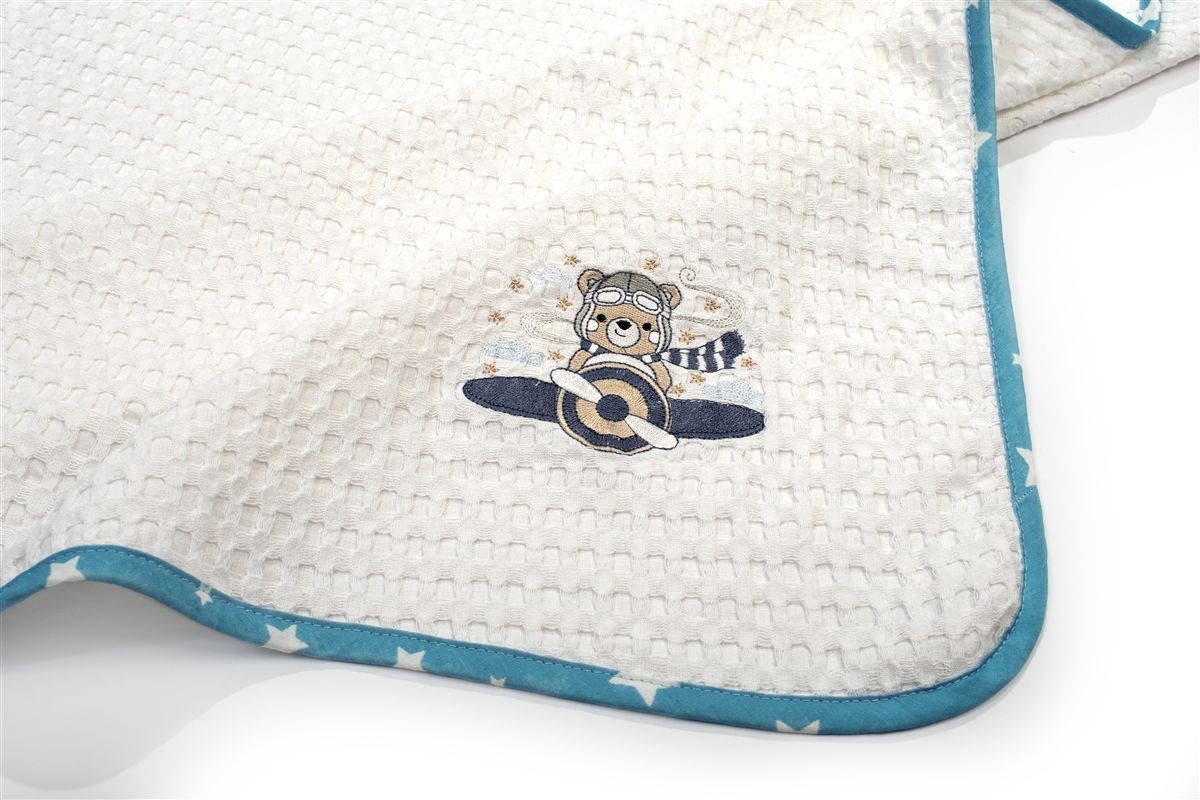 DIMcol Κουβέρτα Πικέ Με Κέντημα bebe Aviator 184 80X110 White-Sky Blue 100% Cotton - Image 2