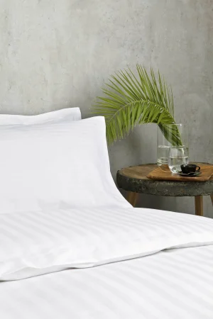 Nima Hotelling Σεντόνι 280x280 - 300 Κλωστές Σατέν ρίγα 2cm - 100% Βαμβάκι Πενιέ ()