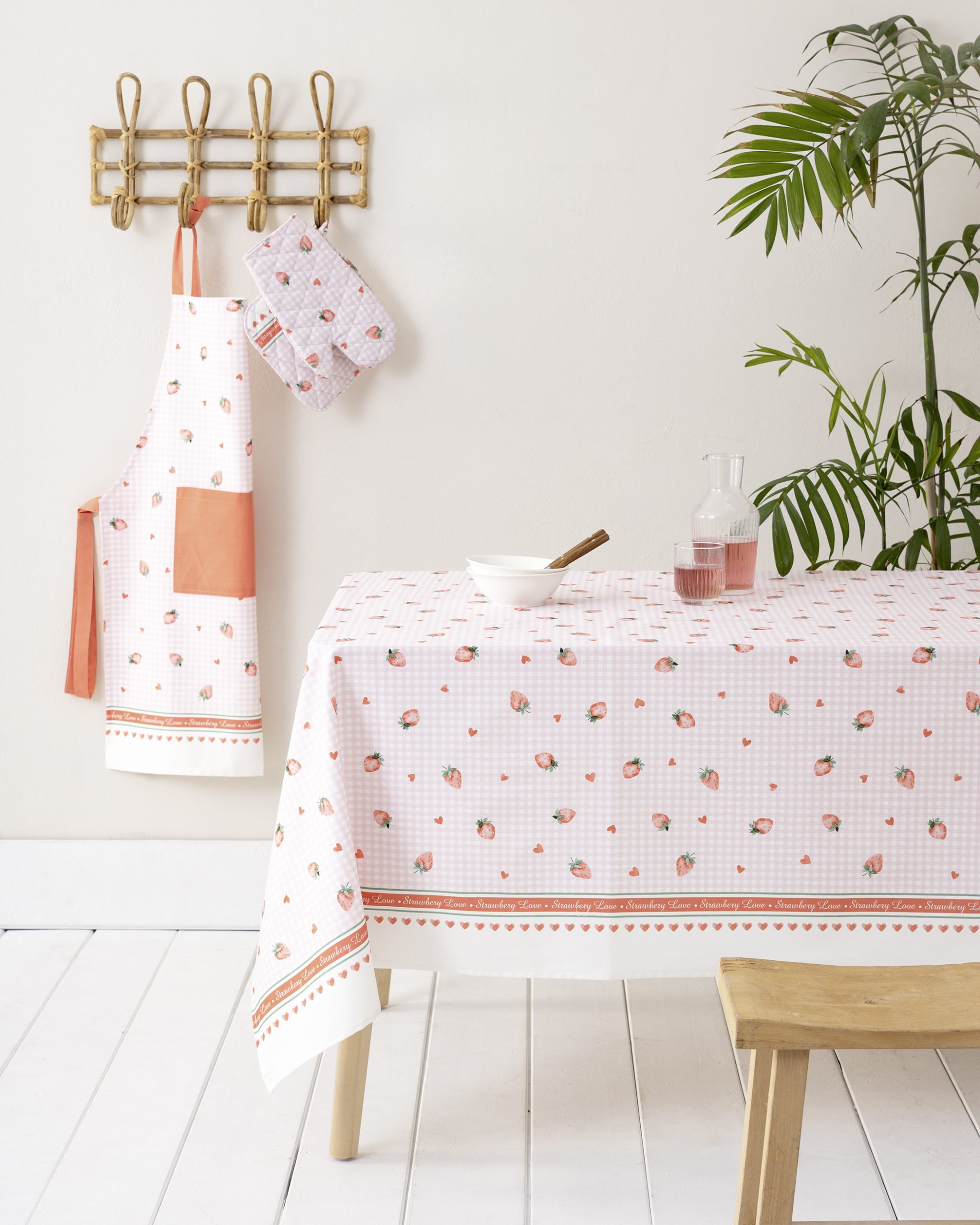 Nima Home Τραπεζομάντηλο 140x240 - Strawberry Love Ροζ