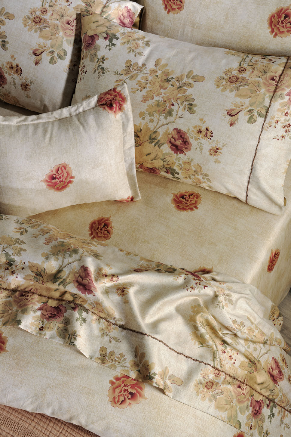 Down Town Πάπλωμα English Flower Υπέρδιπλα 235x250 885 Beige - Image 2