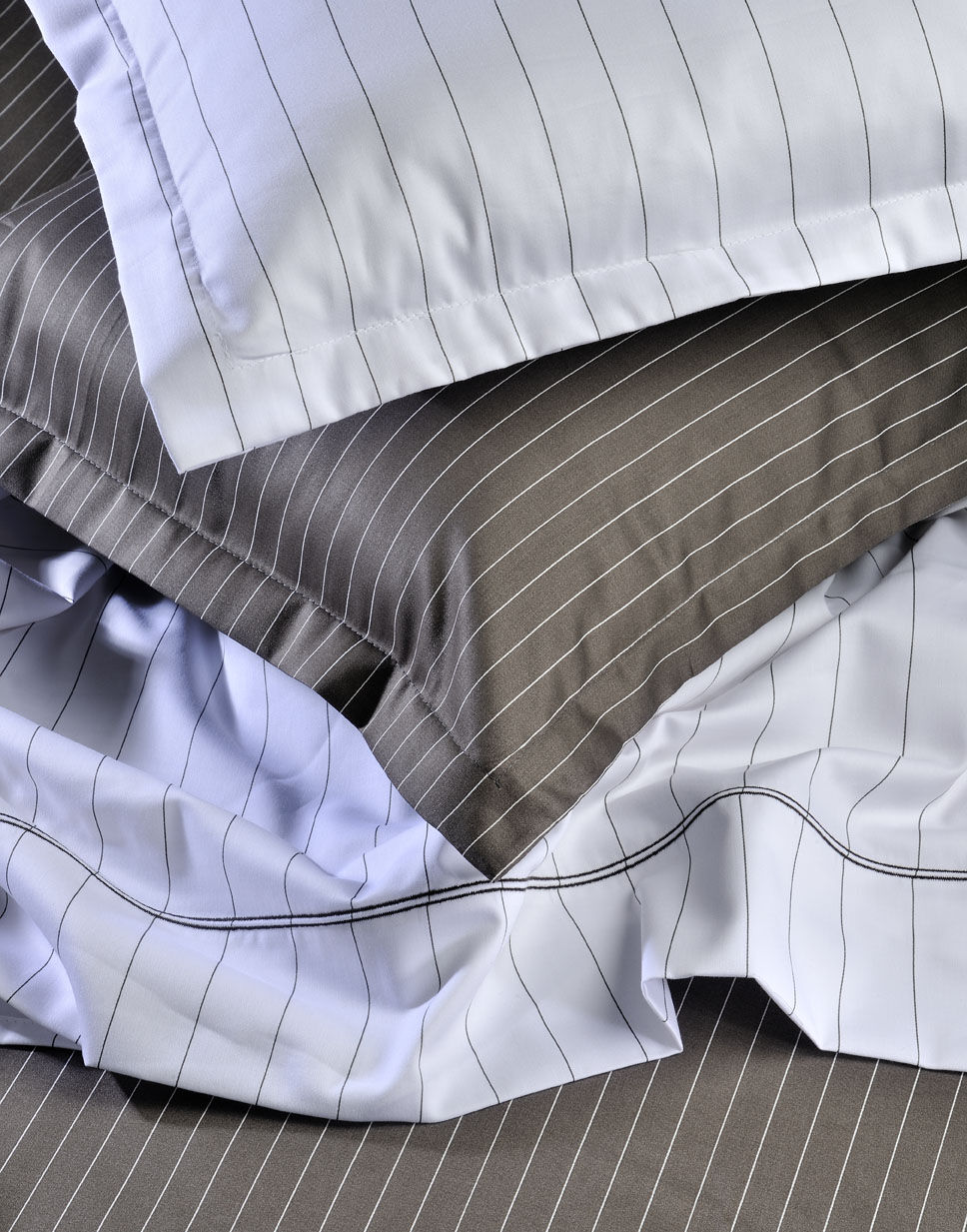 Down Town Παπλωματοθήκη Pin Stripe King 250x260 884 D.Grey - Image 2